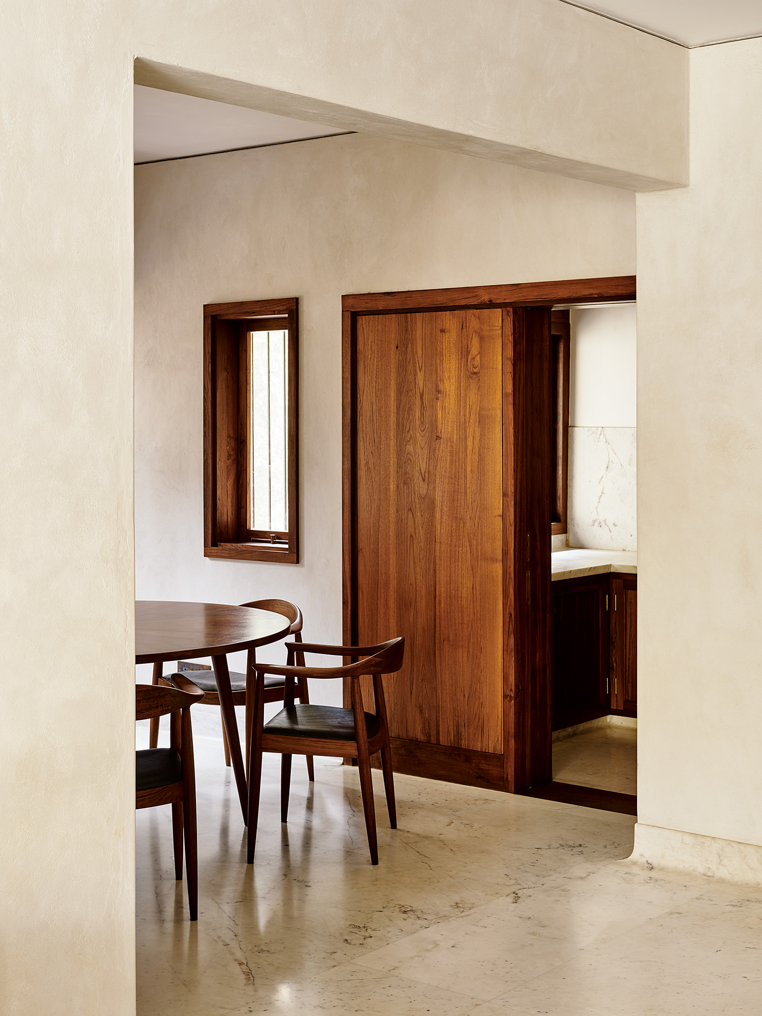 E16580 · Case Design · Altamount Road